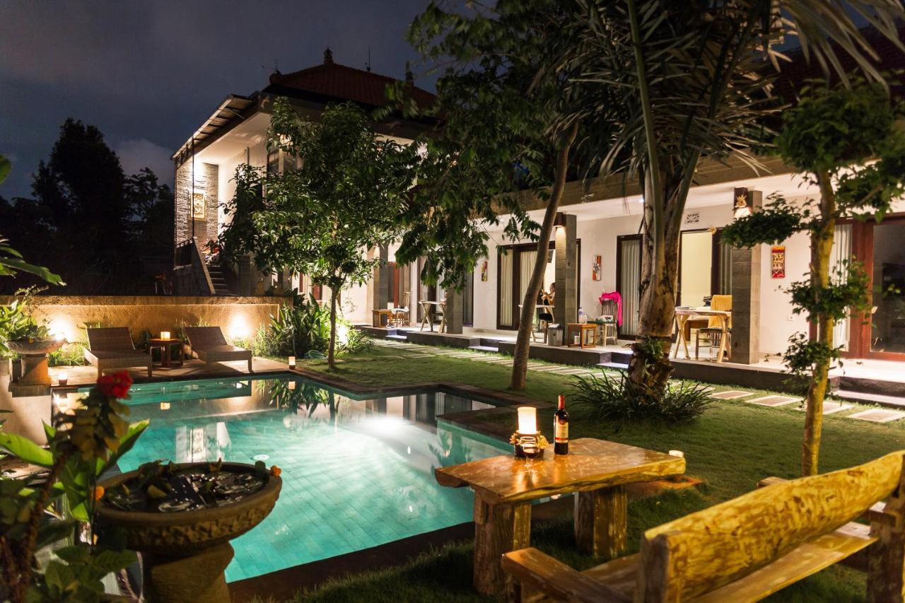 Umah Tikari Guesthouse Canggu  Exterior photo