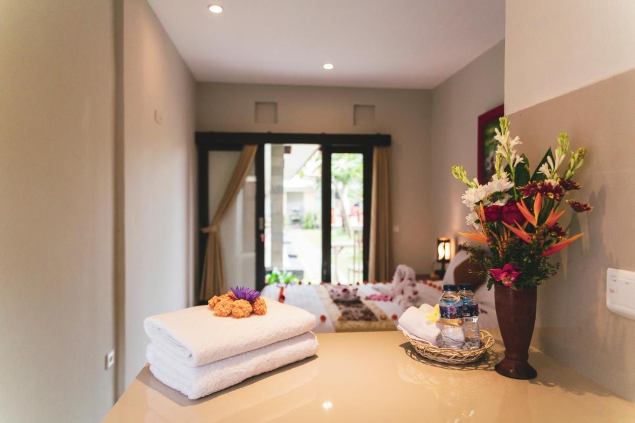 Umah Tikari Guesthouse Canggu  Exterior photo
