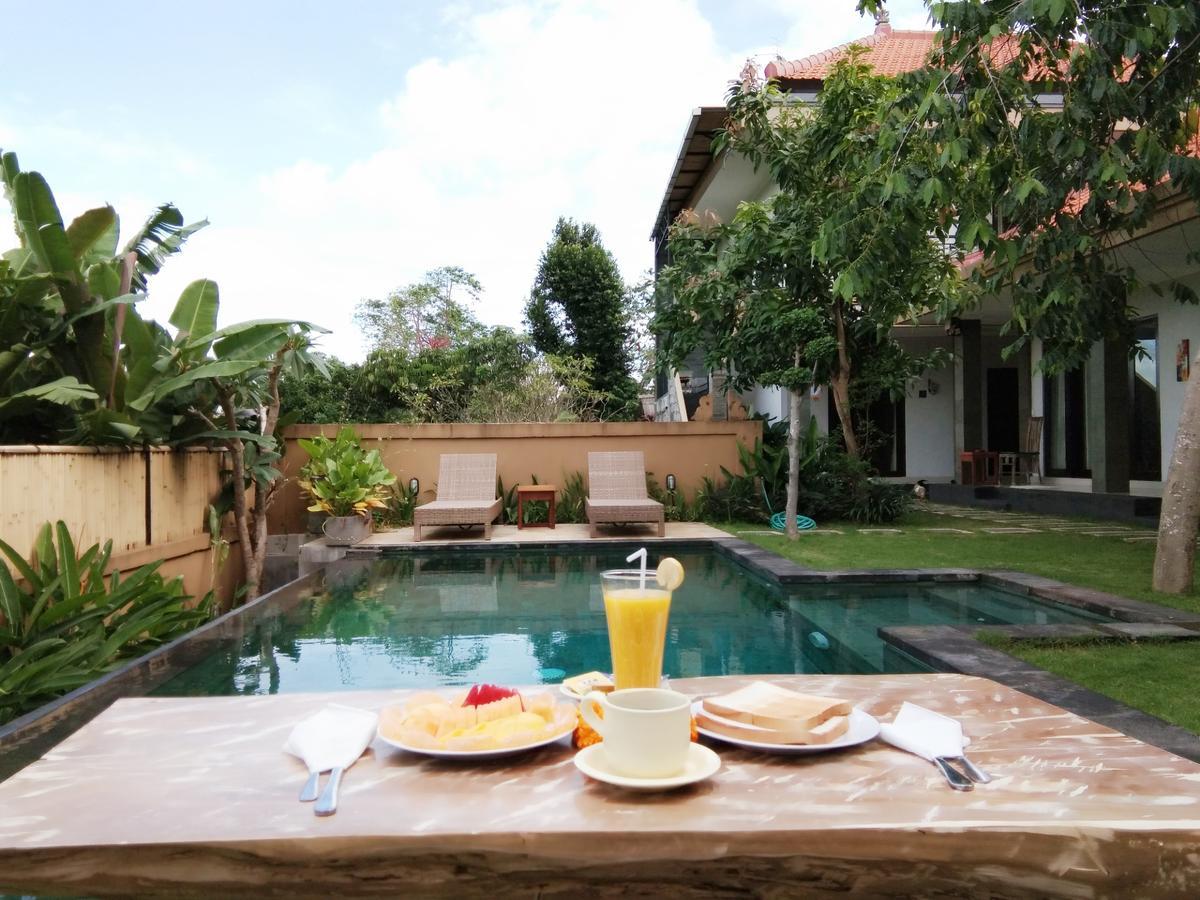Umah Tikari Guesthouse Canggu  Exterior photo